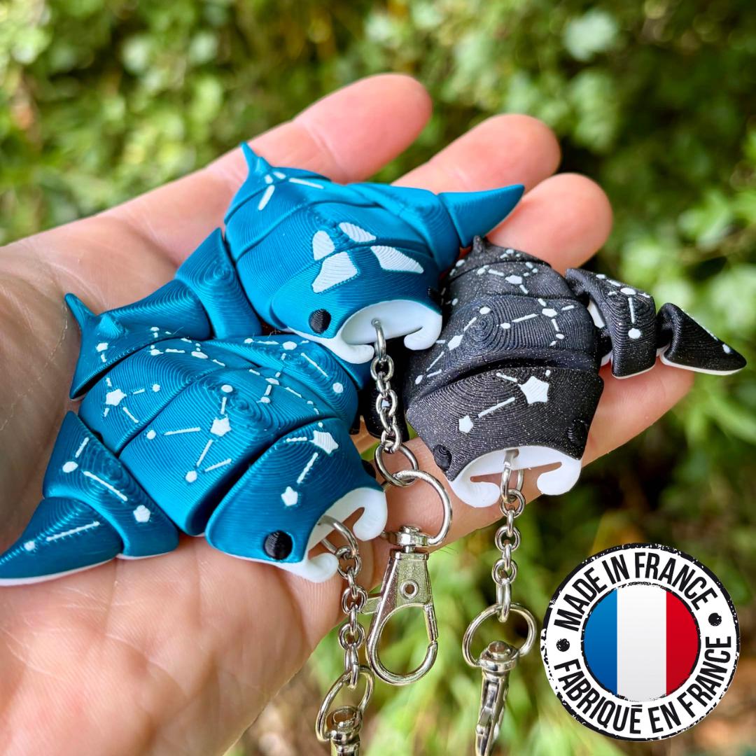Articulated manta ray keychains