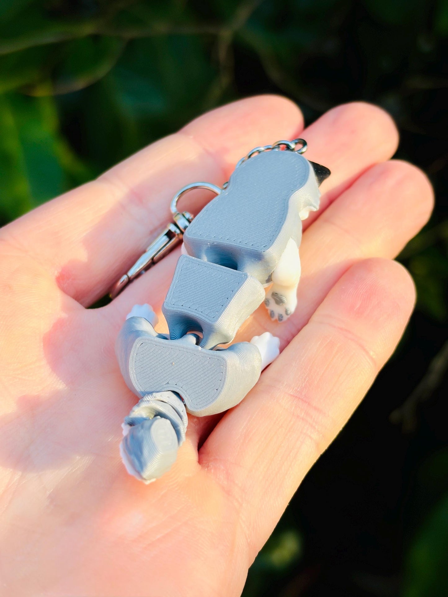 Articulated grey wolf keyring