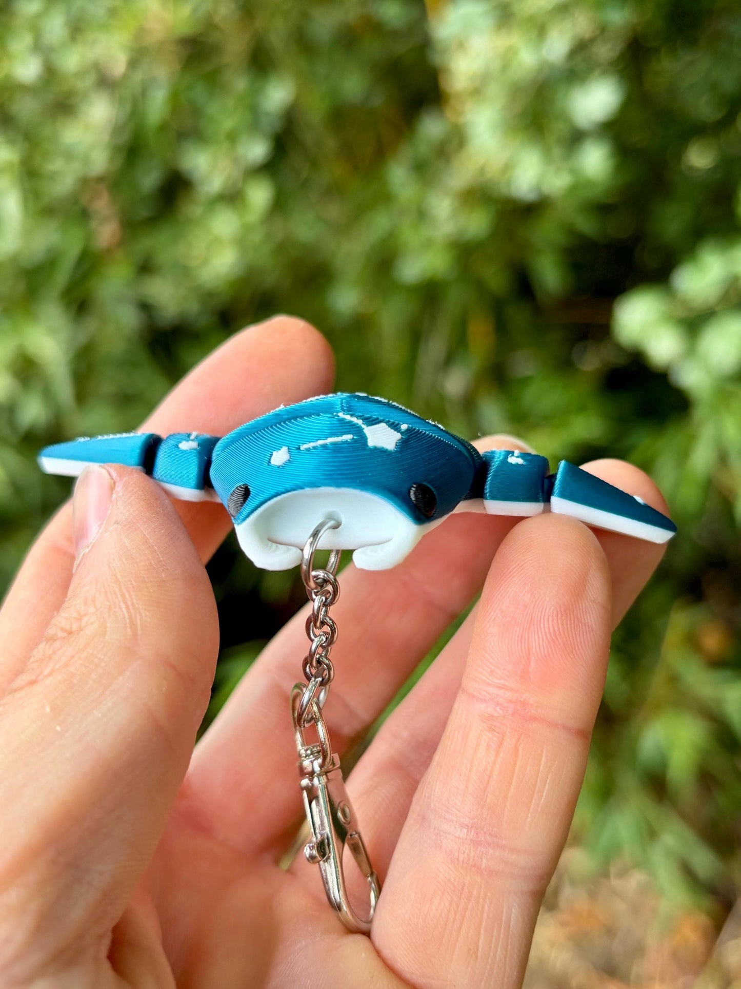 Articulated manta ray keychains