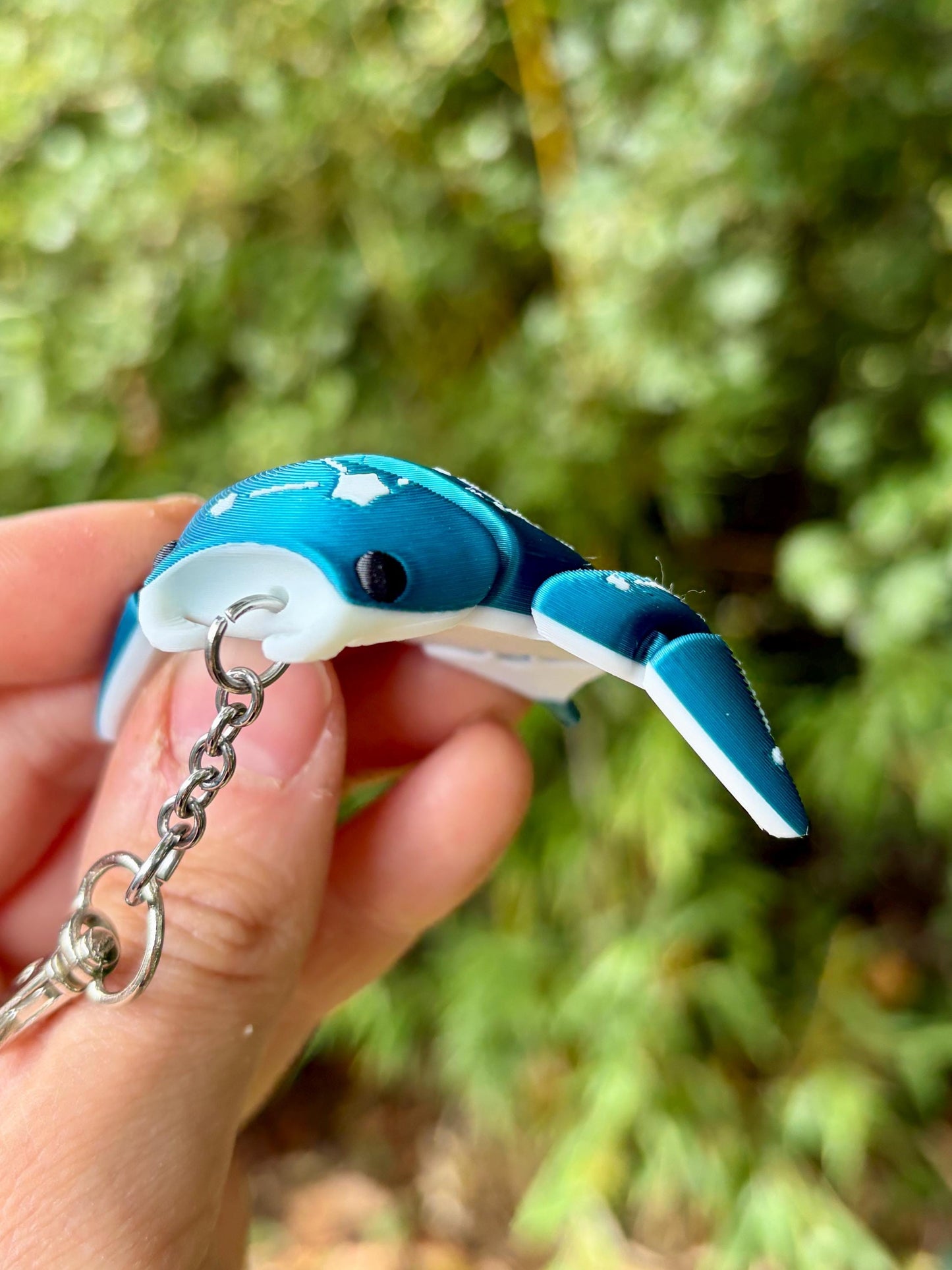 Articulated manta ray keychains