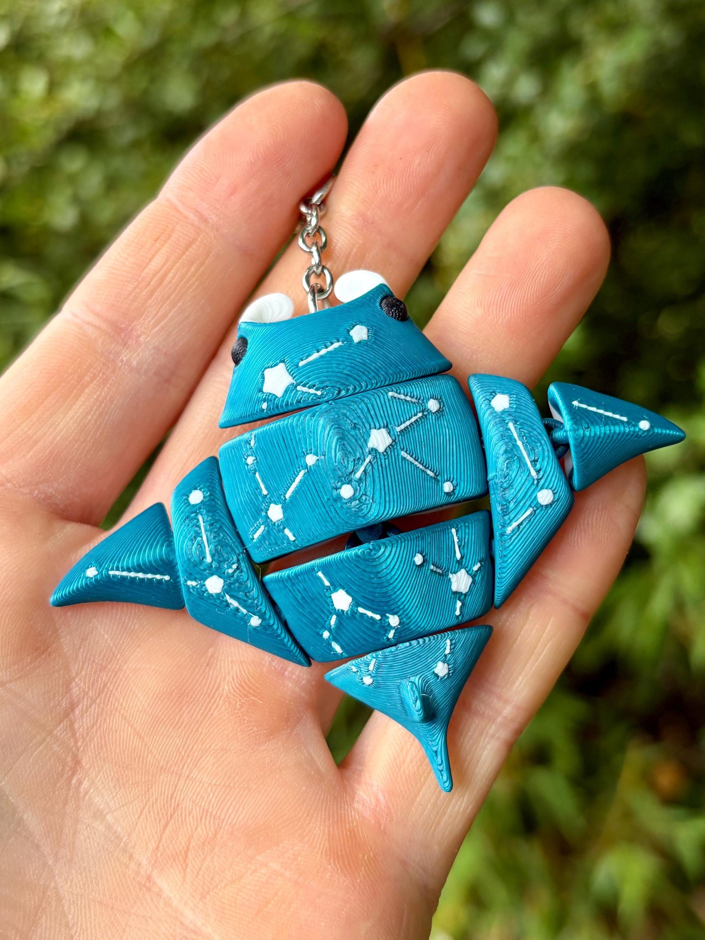 Articulated manta ray keychains