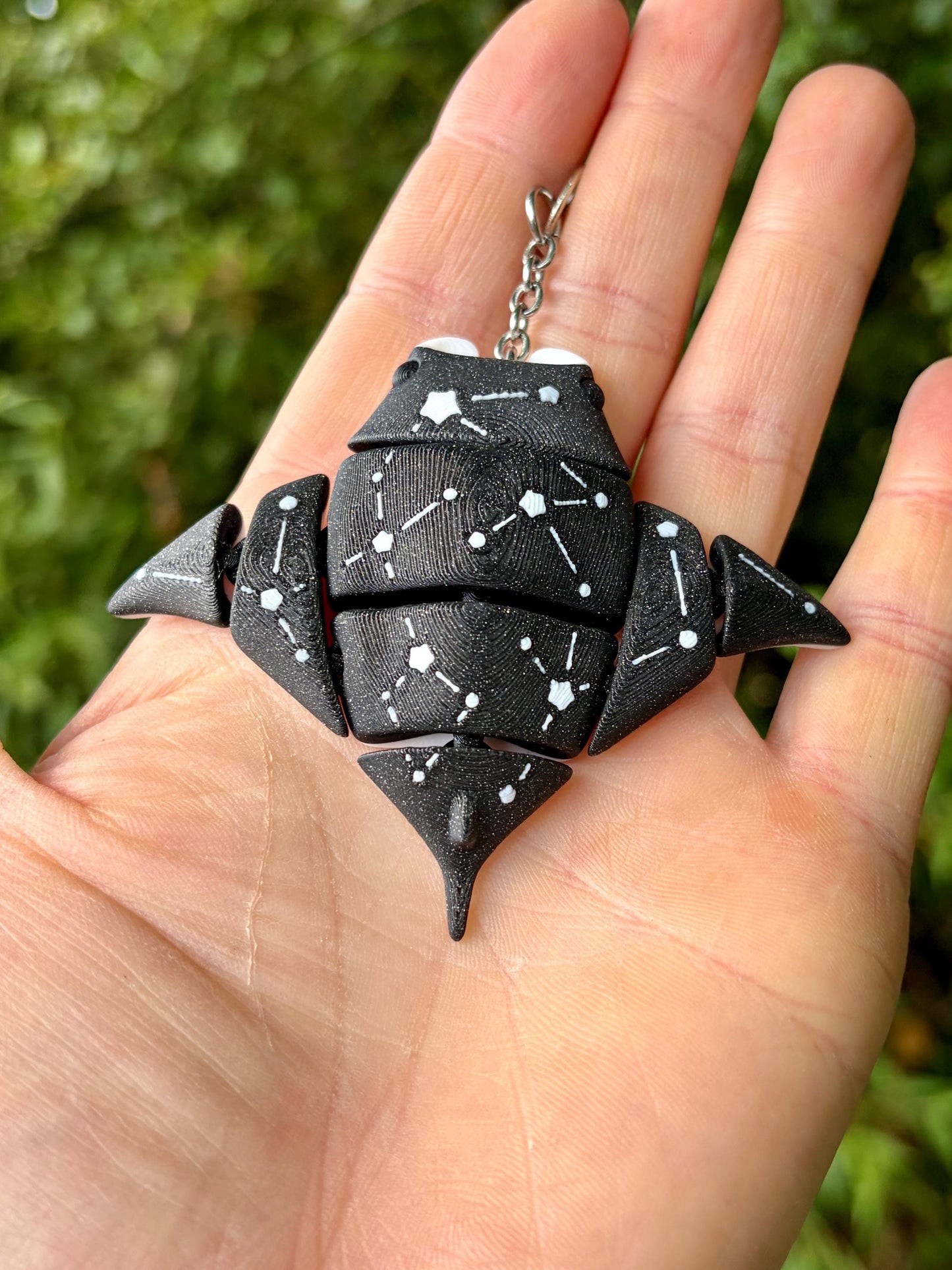 Articulated manta ray keychains