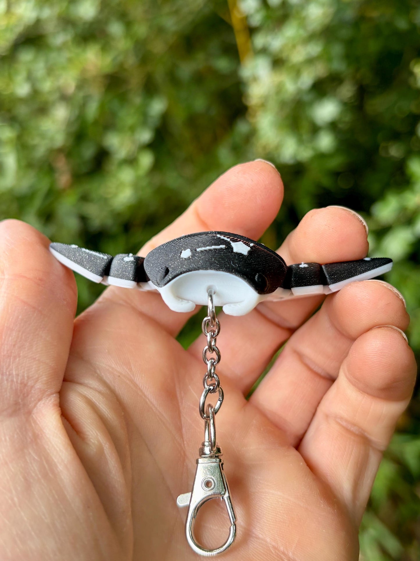 Articulated manta ray keychains
